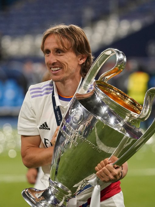 幸福甜蜜，高准翼爱人社媒分享婚纱照拍摄花絮