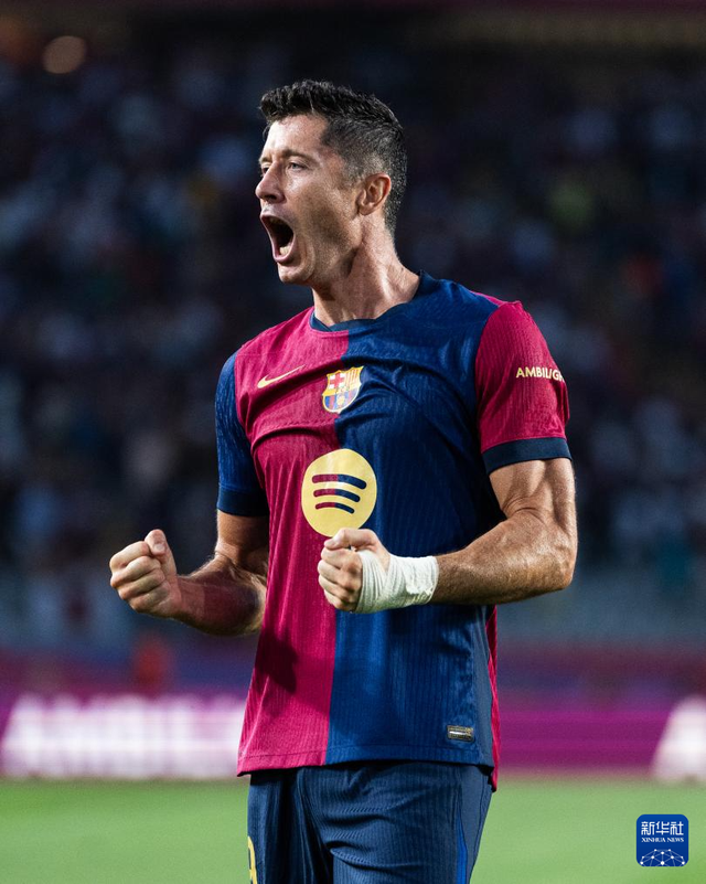 手感火热！里夫斯半场8中6贡献19分5篮板