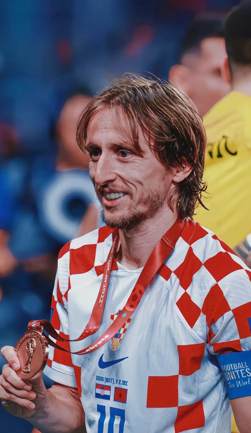 中超：上海海港主场4-1大胜深圳