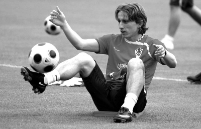 剑南春｜多特2-1客胜勒沃库森，安塞尔米诺、阿德耶米建功