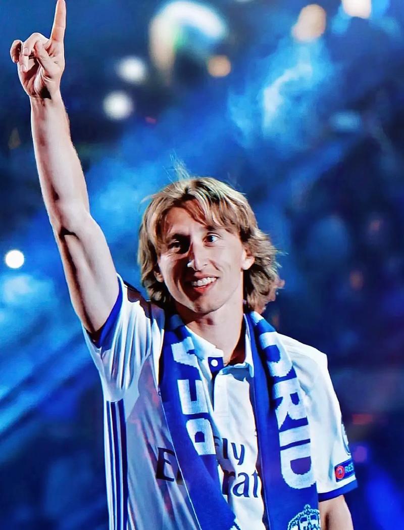 没有莫德里奇和大中锋的米兰，还能算米兰吗？