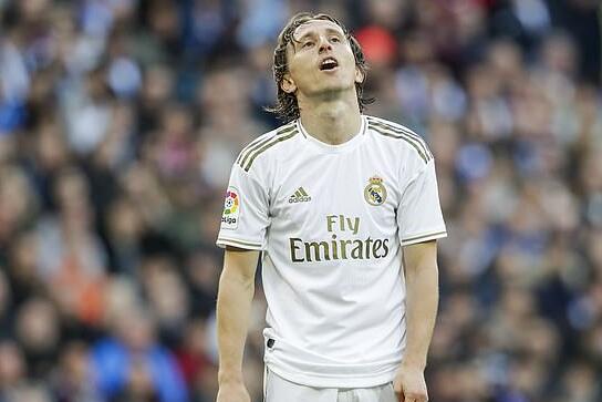 自掏腰包也要来？曝26岁巴西铁腰加盟泰山在即，中场硬度直接升级