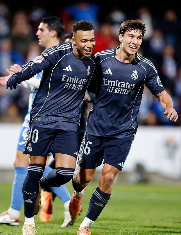 荷兰日本交锋史：荷兰2胜1平保持不败，南非世界杯斯内德制胜